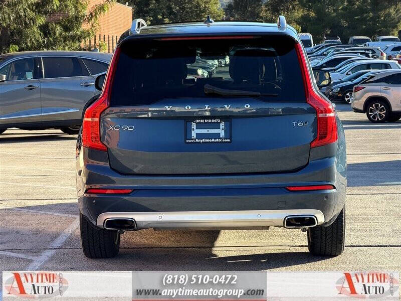 2018 Volvo XC90 T6 Momentum