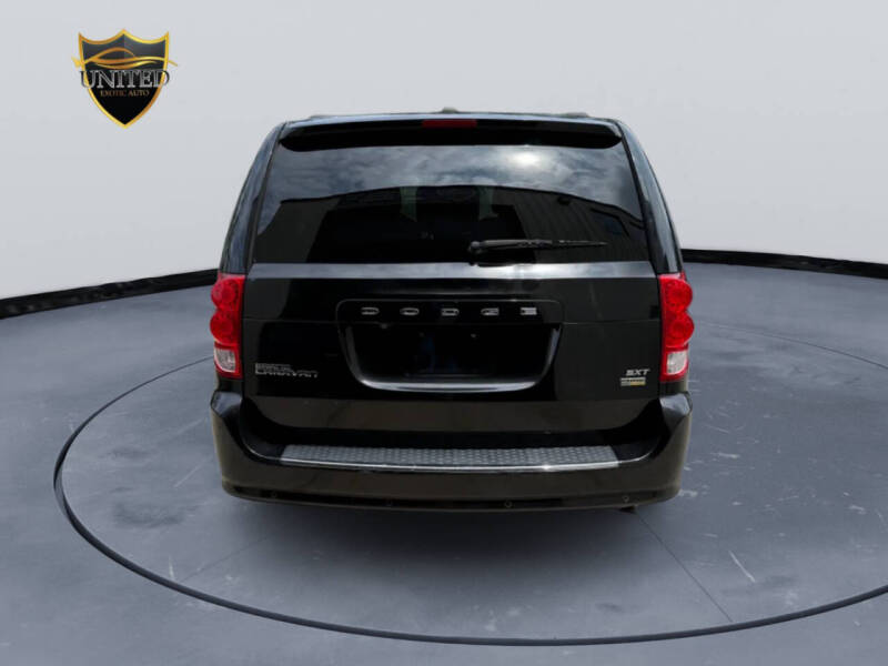 2016 Dodge Grand Caravan SXT Plus