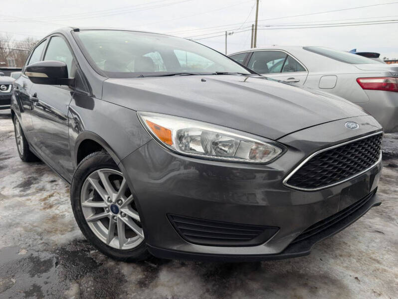 2015 Ford Focus SE's photo