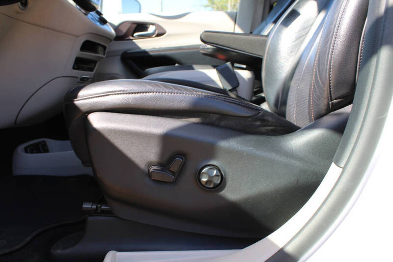 2018 Chrysler Pacifica Touring L Plus