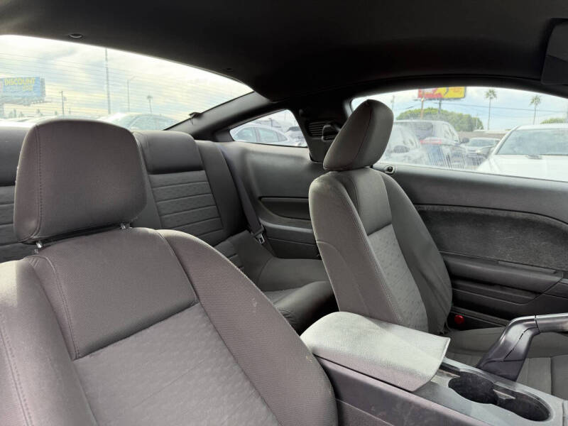 2005 Ford Mustang GT Deluxe