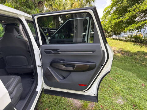 2024 Kia EV9 Light Long Range