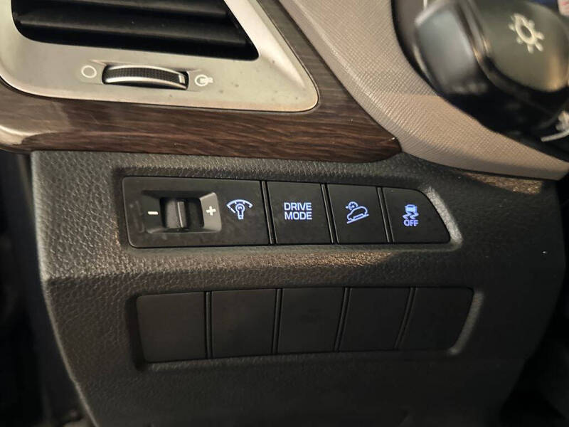 2017 Hyundai Santa Fe SE