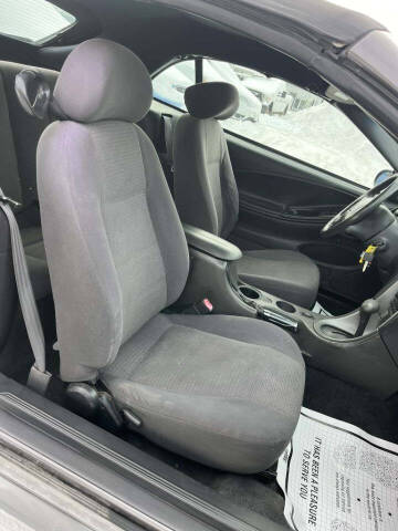 2003 Ford Mustang Deluxe