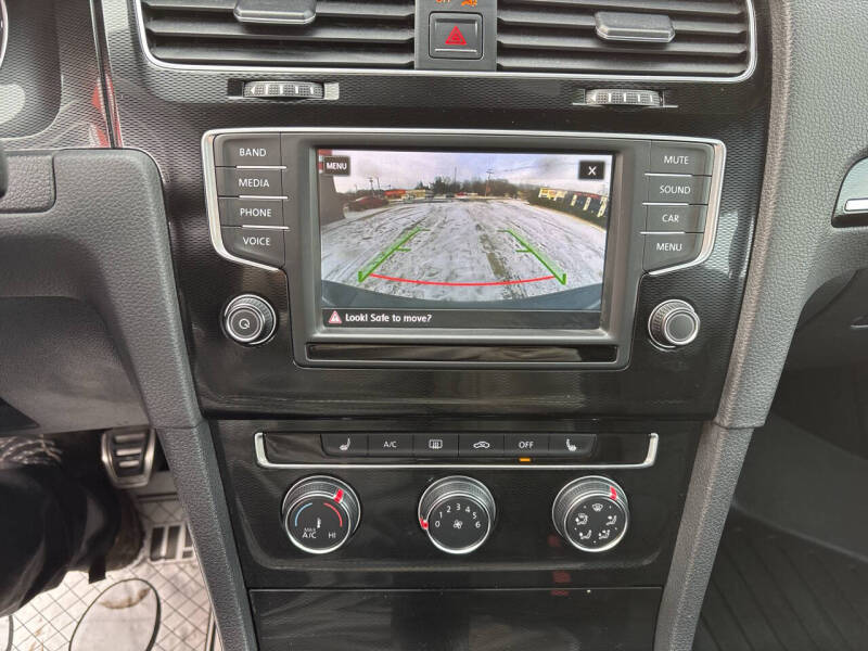 2017 Volkswagen Golf GTI SE