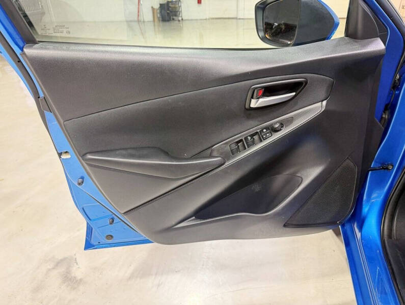 2020 Toyota Yaris LE