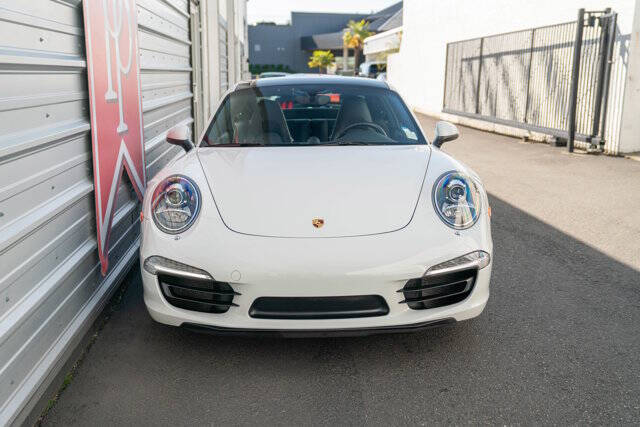 2014 Porsche 911 32