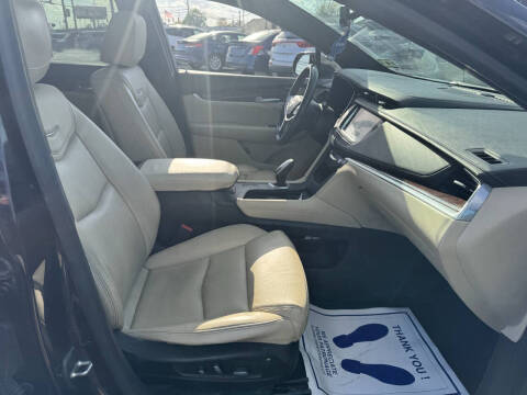 2017 Cadillac XT5 Luxury