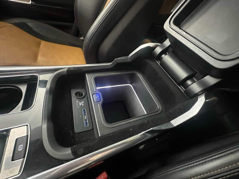 2020 Land Rover Range Rover Sport SVR