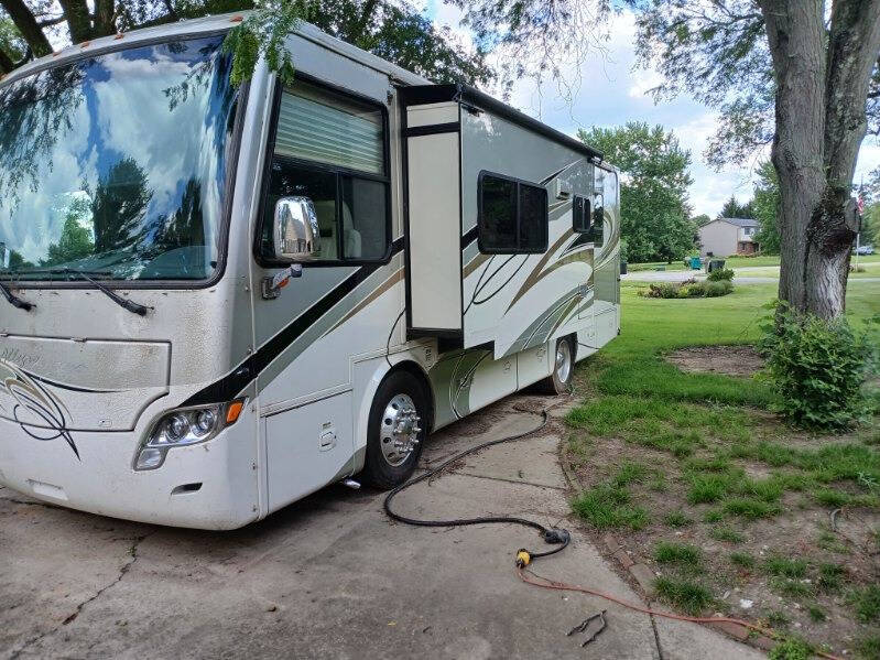 2011 Tiffin Allegro Breeze 28BR