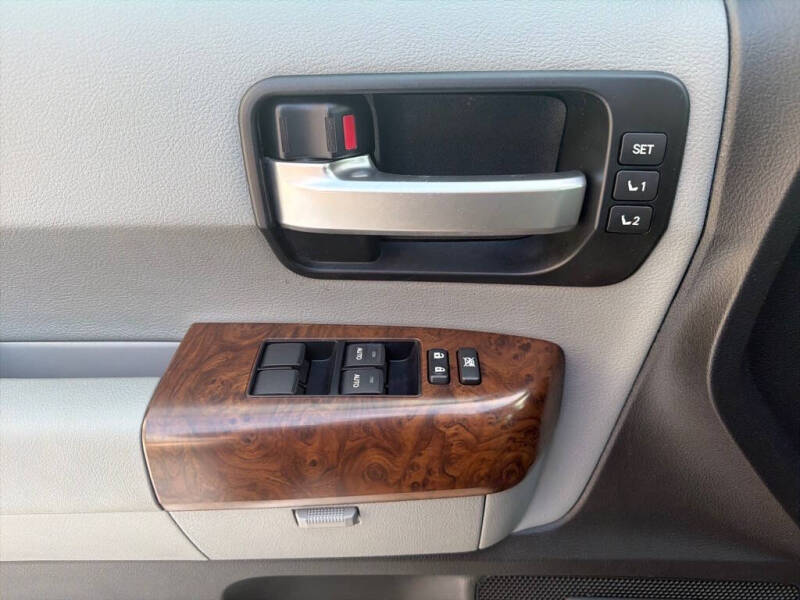 2010 Toyota Sequoia Platinum