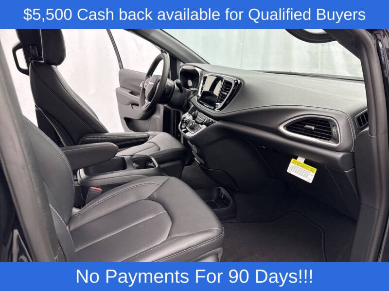 2026 Chrysler Pacifica Select