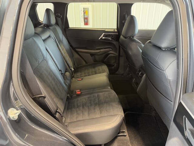 2024 Mitsubishi Outlander SE