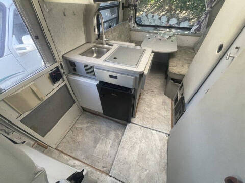 2004 Winnebago Rialta 22QD