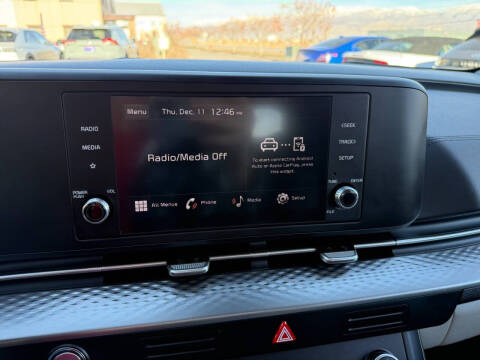 2024 Kia Carnival LX