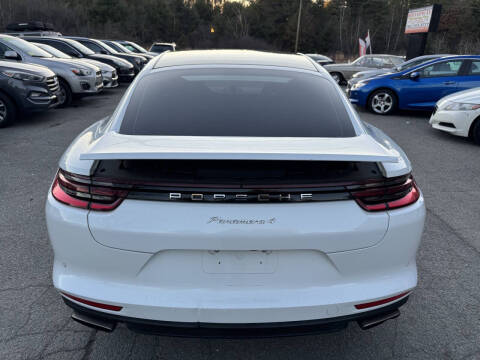 2017 Porsche Panamera 4