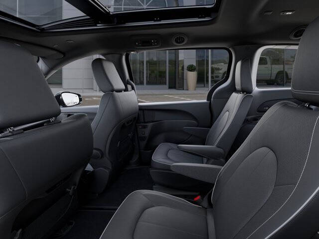 2027 Chrysler Pacifica Limited