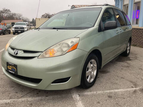 2009 Toyota Sienna LE 8-Passenger