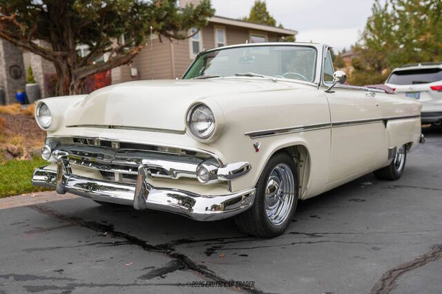 1954 Ford Crestline