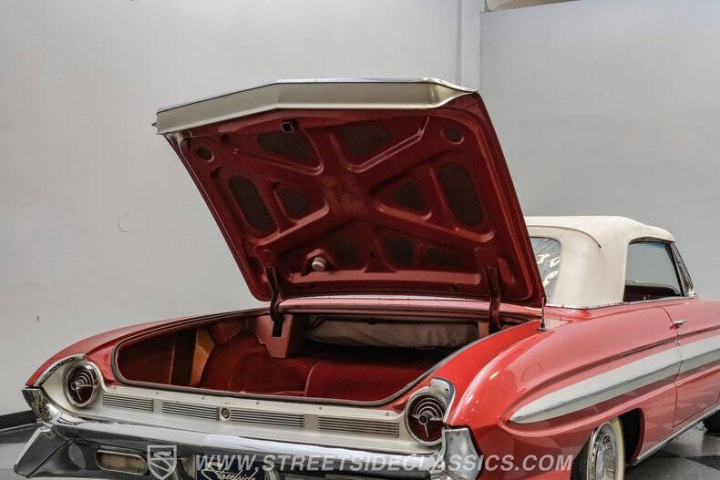 1961 Oldsmobile Starfire