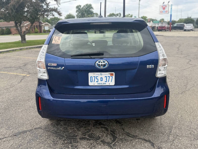 2012 Toyota Prius v Three