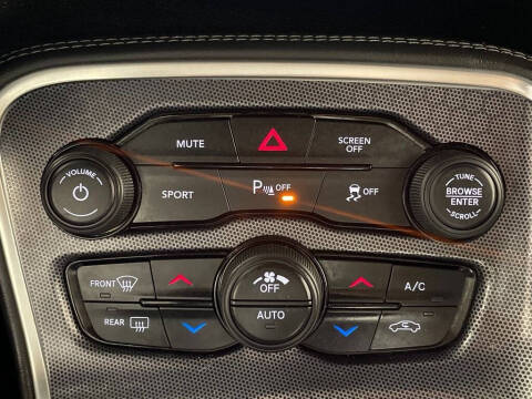 2017 Dodge Challenger SXT