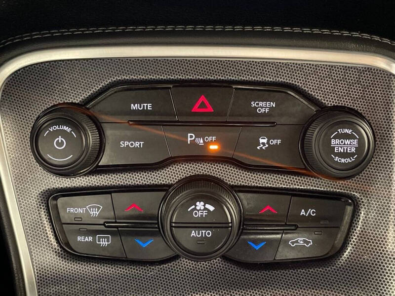 2017 Dodge Challenger SXT