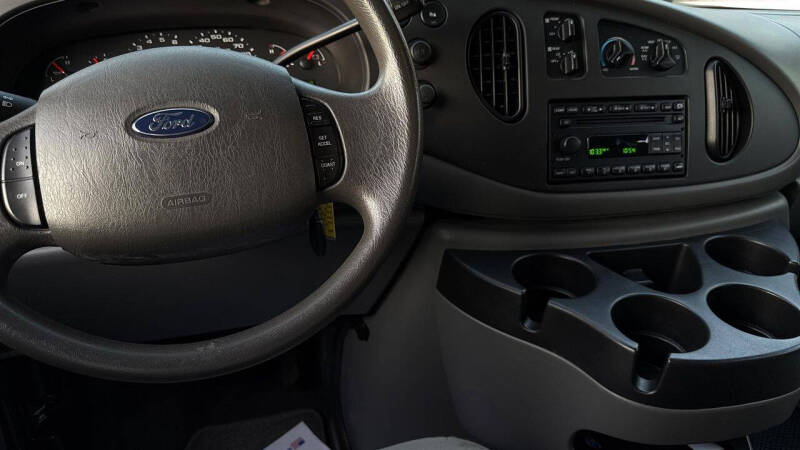 2008 Ford E-Series E-350 SD XLT
