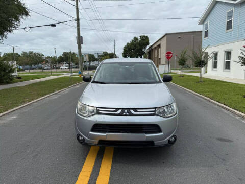 2014 Mitsubishi Outlander ES