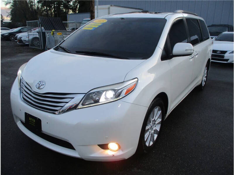 2015 Toyota Sienna Limited Premium 7-Passenger