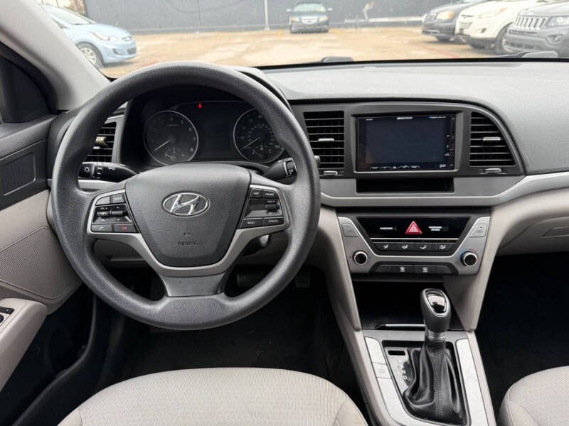 2018 Hyundai Elantra SE