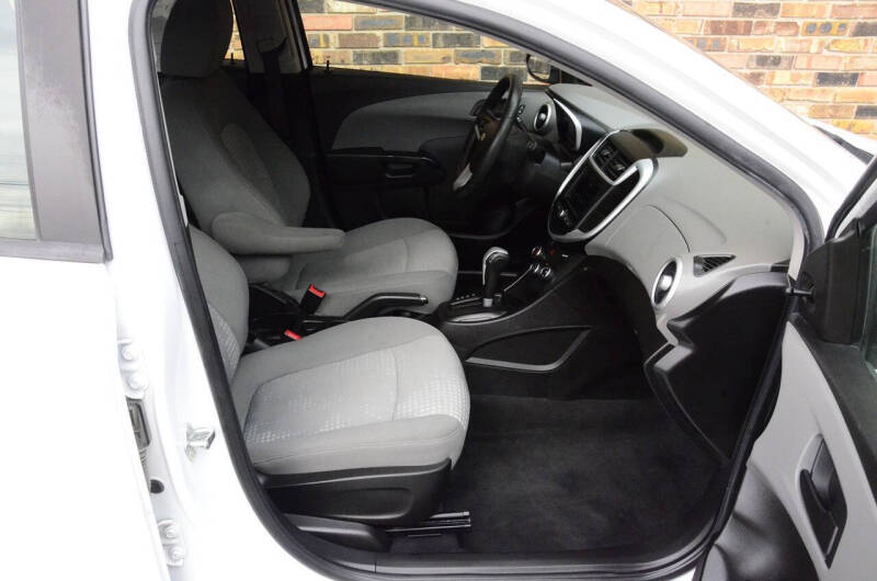 2019 Chevrolet Sonic LT Auto Fleet