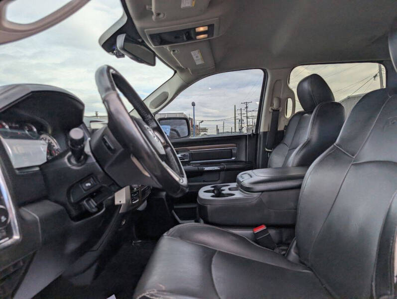 2017 RAM 1500 Laramie