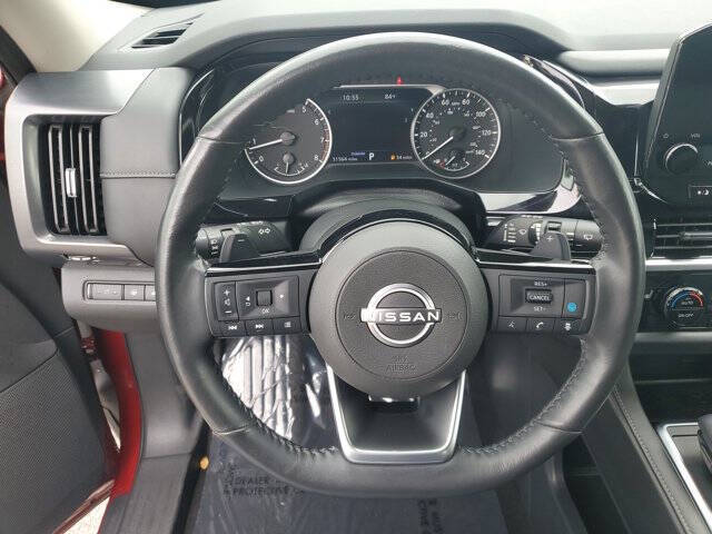 2023 Nissan Pathfinder SL