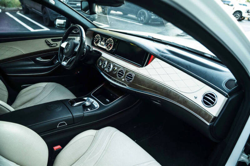 2017 Mercedes-Benz S-Class AMG S 63