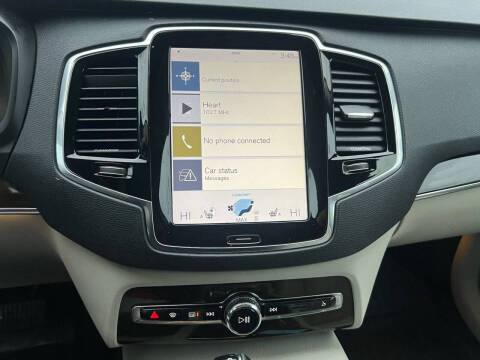 2016 Volvo XC90 T6 Momentum