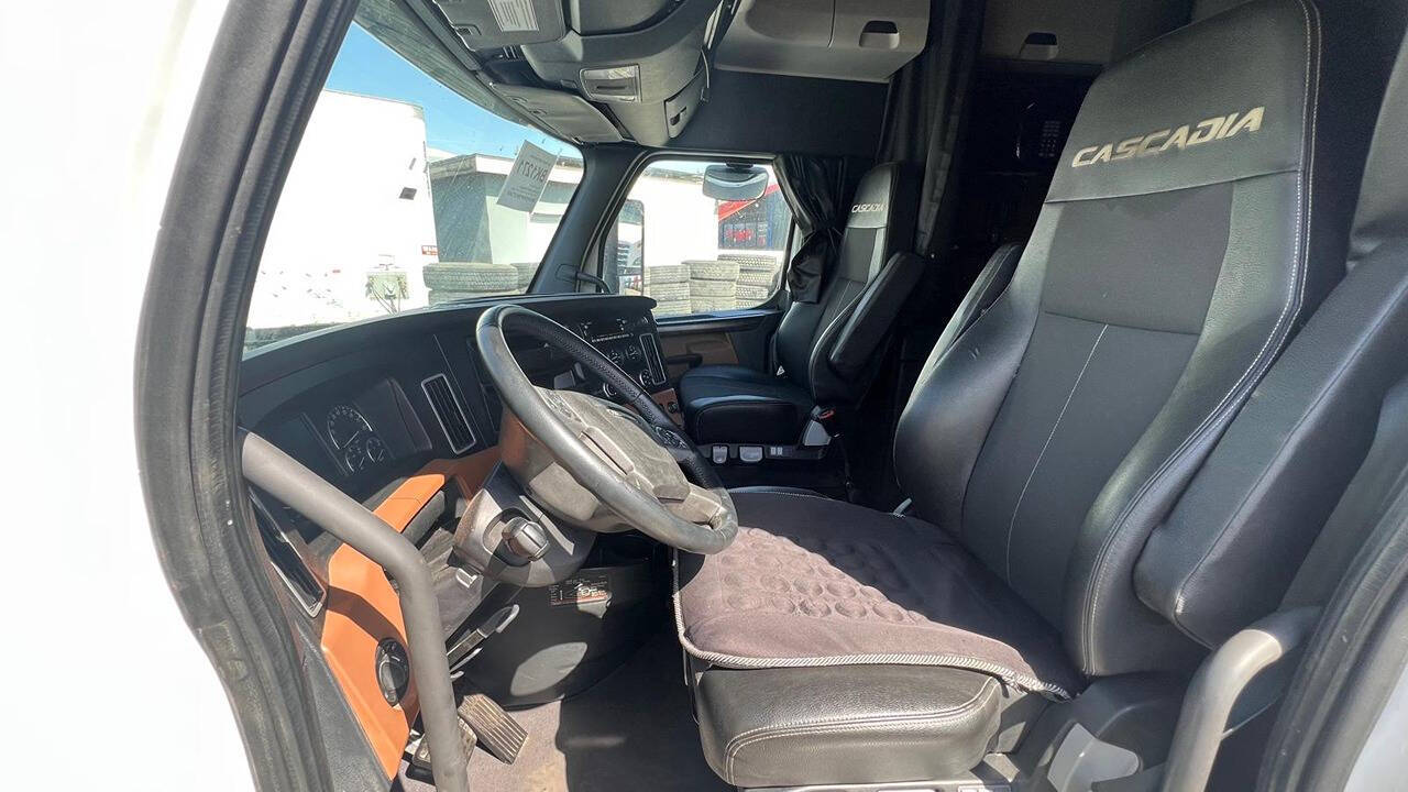 2023 Freightliner Cascadia for sale at KING TRUCK TRAILER SALES in Bakersfield, CA