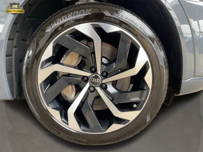 2024 Audi Q8 Sportback e-tron quattro Premium Plus S line