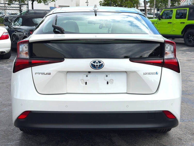 2020 Toyota Prius LE