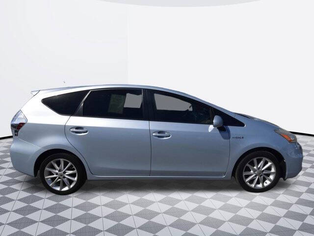 2014 Toyota Prius v Five
