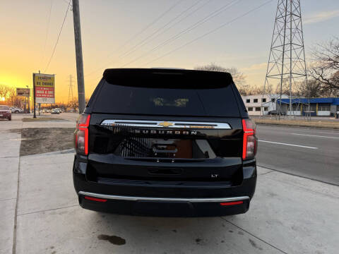 2023 Chevrolet Suburban LT