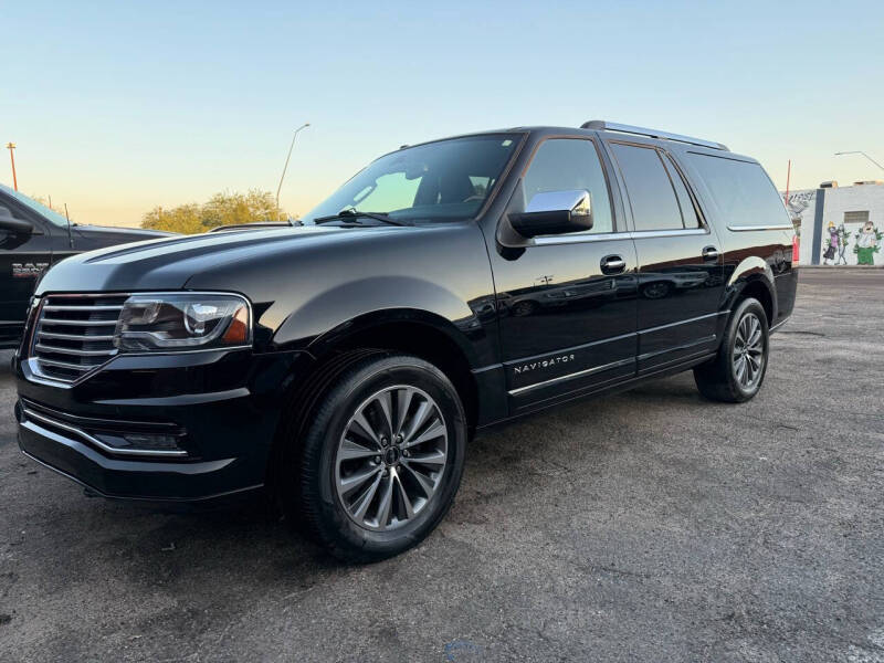 2016 Lincoln Navigator Select photo 47