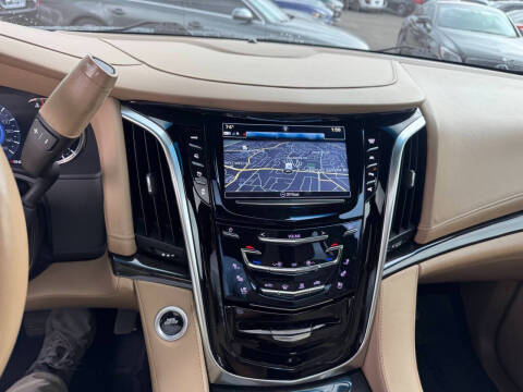 2018 Cadillac Escalade ESV Platinum