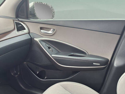 2018 Hyundai Santa Fe SE