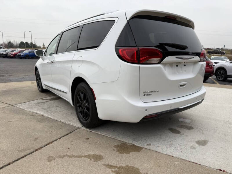 2020 Chrysler Pacifica Touring L