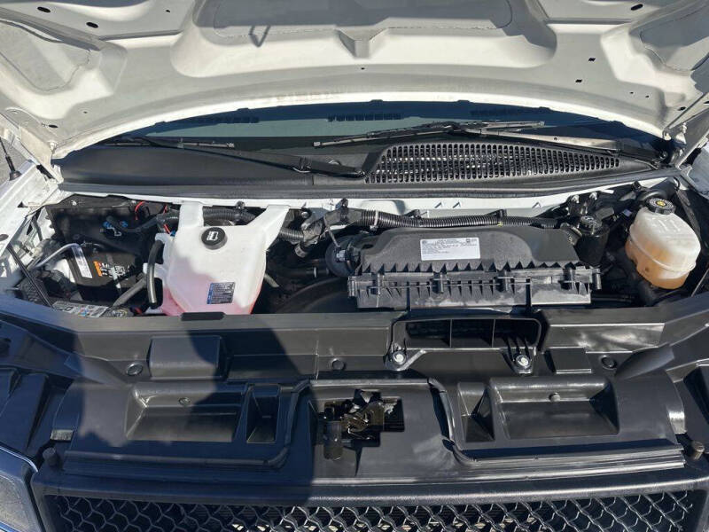 2024 Chevrolet Express 2500