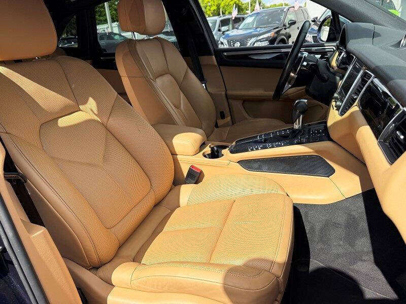 2017 Porsche Macan