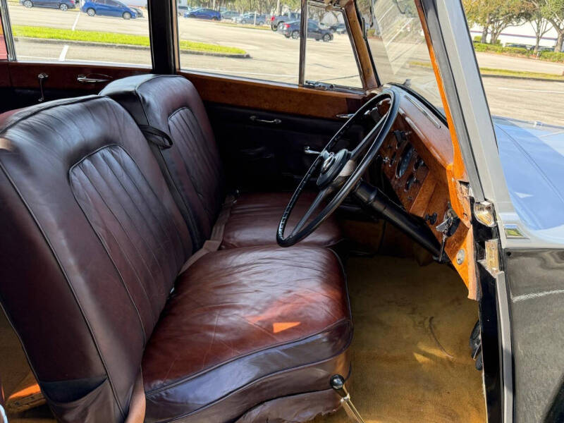 1948 Rolls-Royce Silver Wraith
