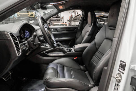 2023 Porsche Cayenne Turbo GT