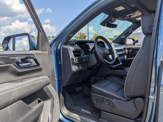 2025 GMC Yukon Elevation